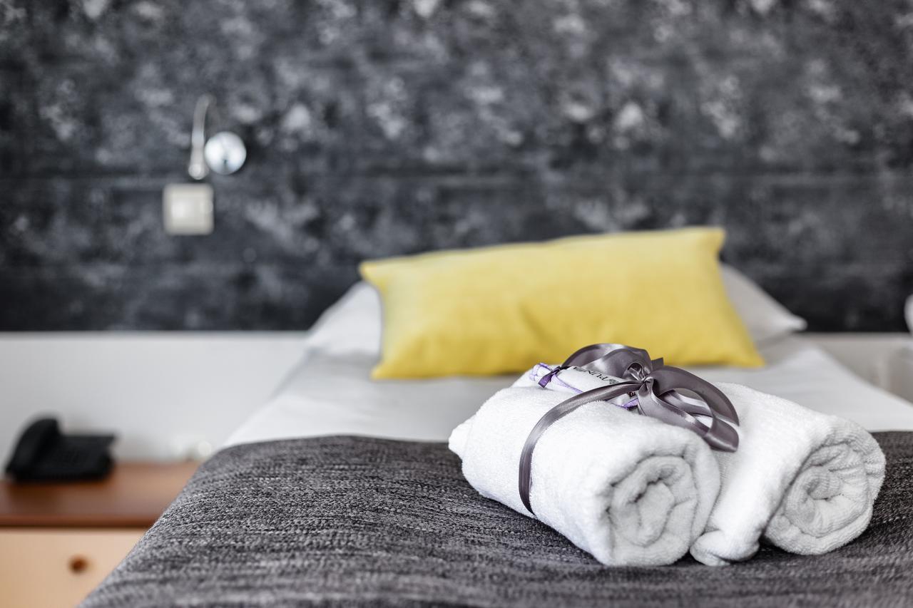 Classic Twin Room with Balcony - Sea Side,1277295043:JPEG